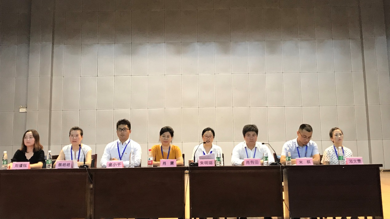 新生专业思想教育大会2.jpg 新生专业思想教育大会2.jpg