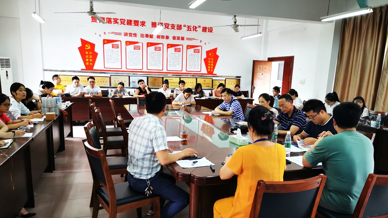 护理系开展新进教师培训2.jpg 护理系开展新进教师培训2.jpg